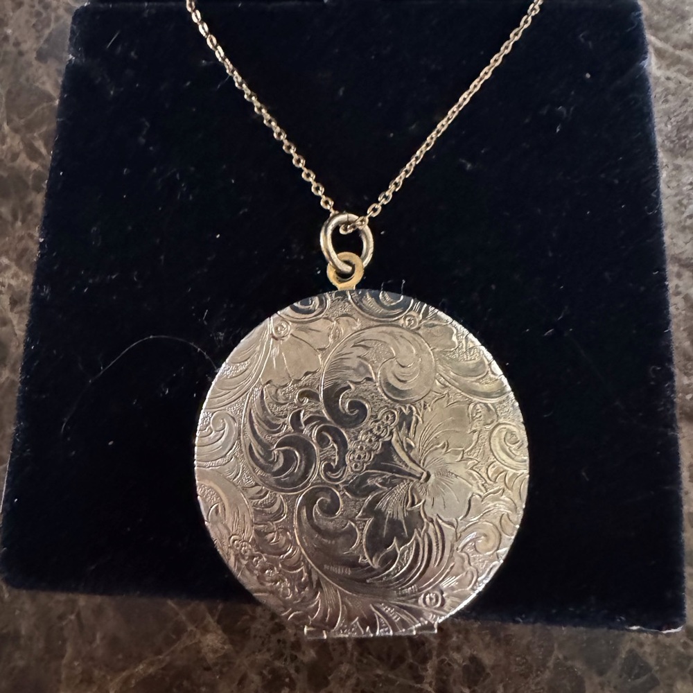 Vintage Gold Filagree 14K GF Locket Necklace